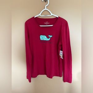 Size medium Vineyard Vines long sleeve. Never worn.